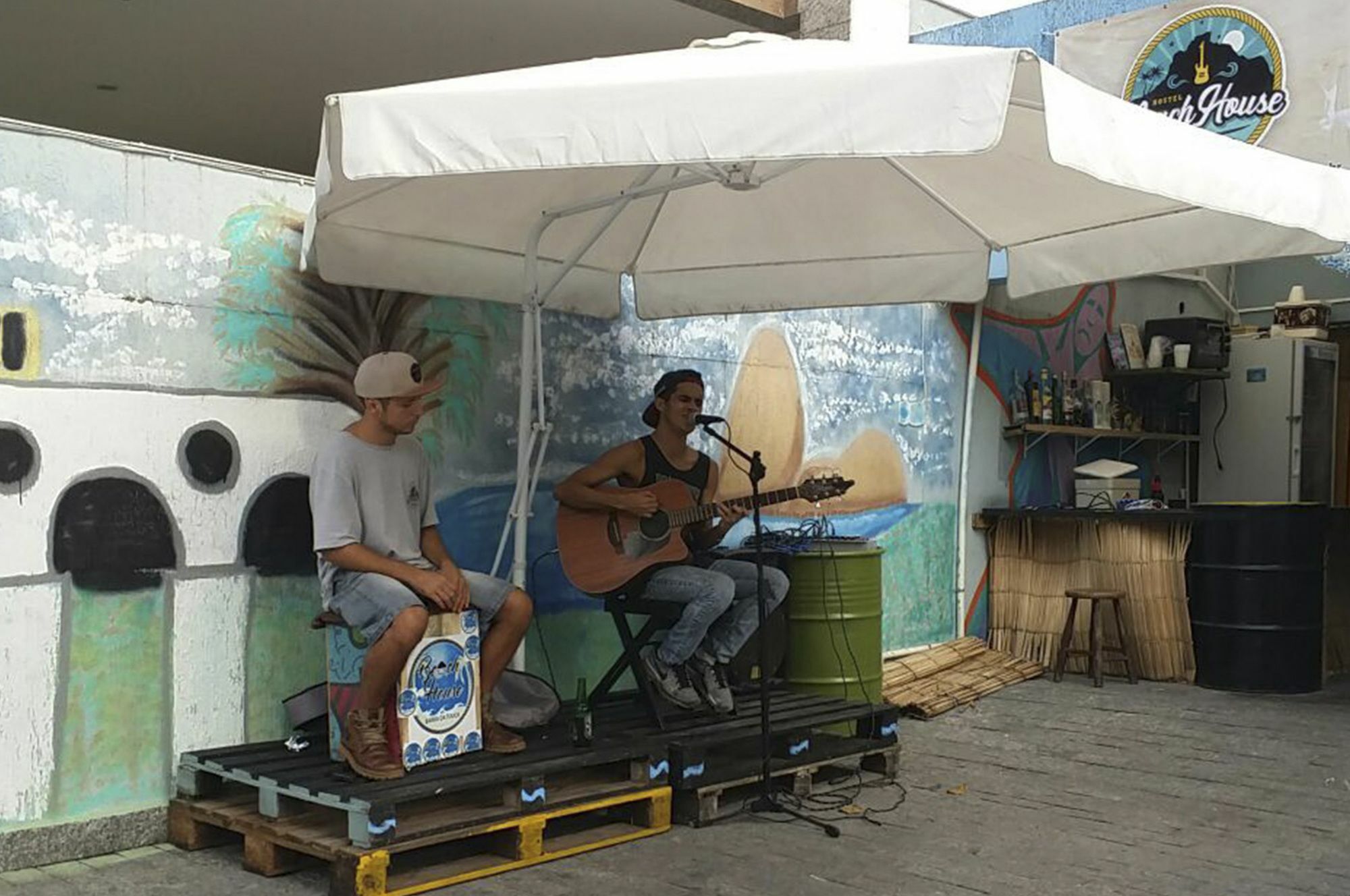 リオデジャネイロ Beach House Barra Da Tijucaホステル エクステリア 写真